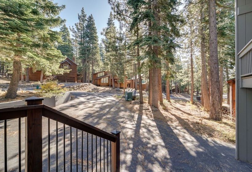 Expansive Tahoe Donner House With Hot Tub!