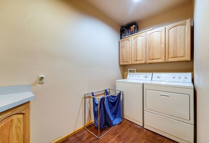 Expansive Tahoe Donner House With Hot Tub!