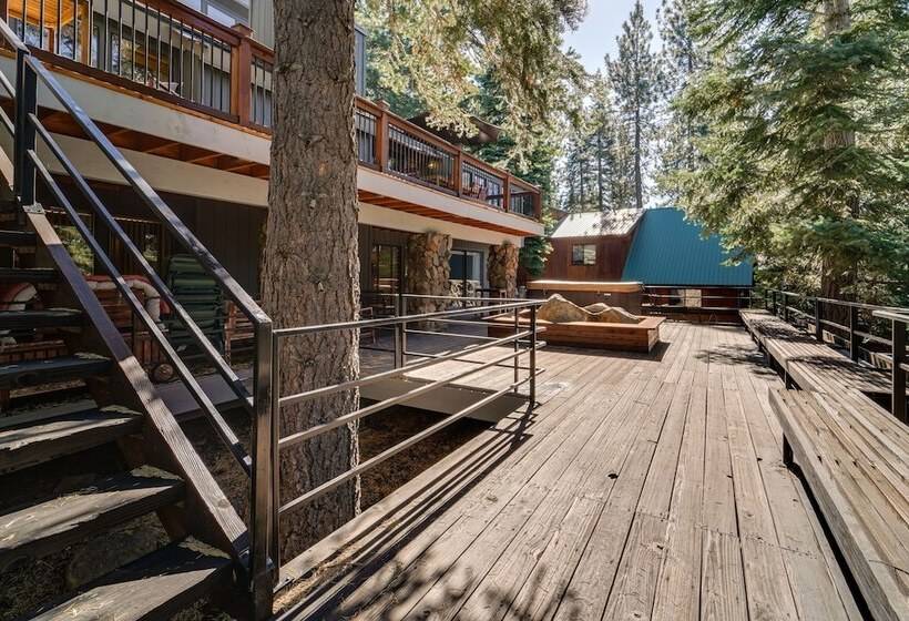 Expansive Tahoe Donner House With Hot Tub!