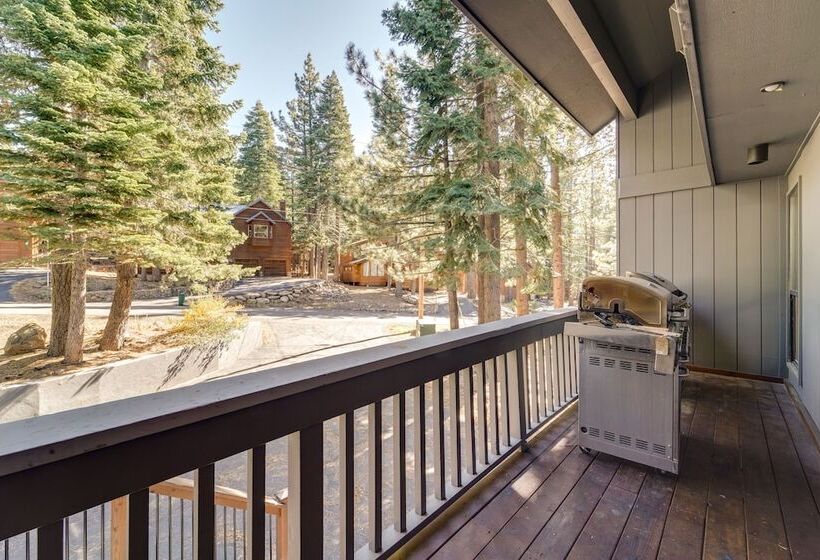 Expansive Tahoe Donner House With Hot Tub!