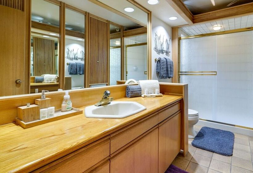 Expansive Tahoe Donner House With Hot Tub!