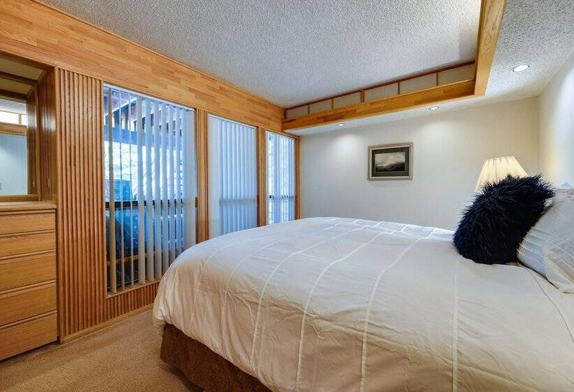 Expansive Tahoe Donner House With Hot Tub!