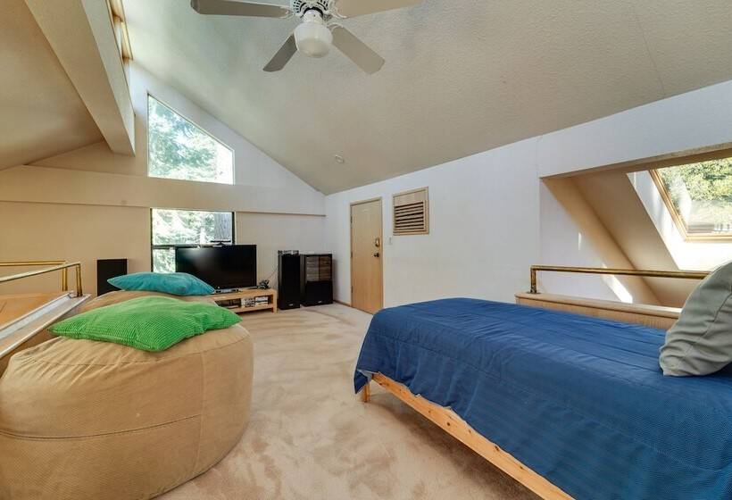 Expansive Tahoe Donner House With Hot Tub!