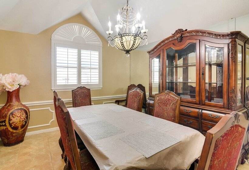 Expansive Texas City Retreat ~ 16 Mi To Galveston!