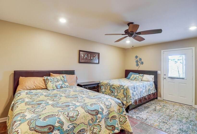 Fairfield Bay Retreat W/ Fireplaces & Lake Access