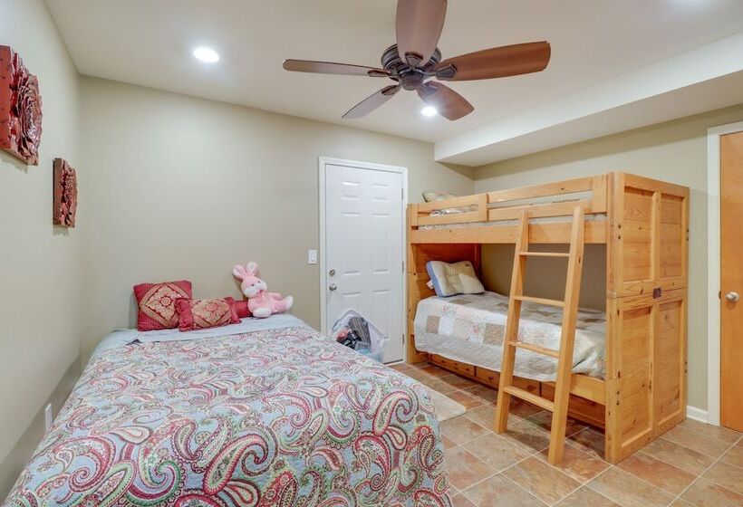 Fairfield Bay Retreat W/ Fireplaces & Lake Access