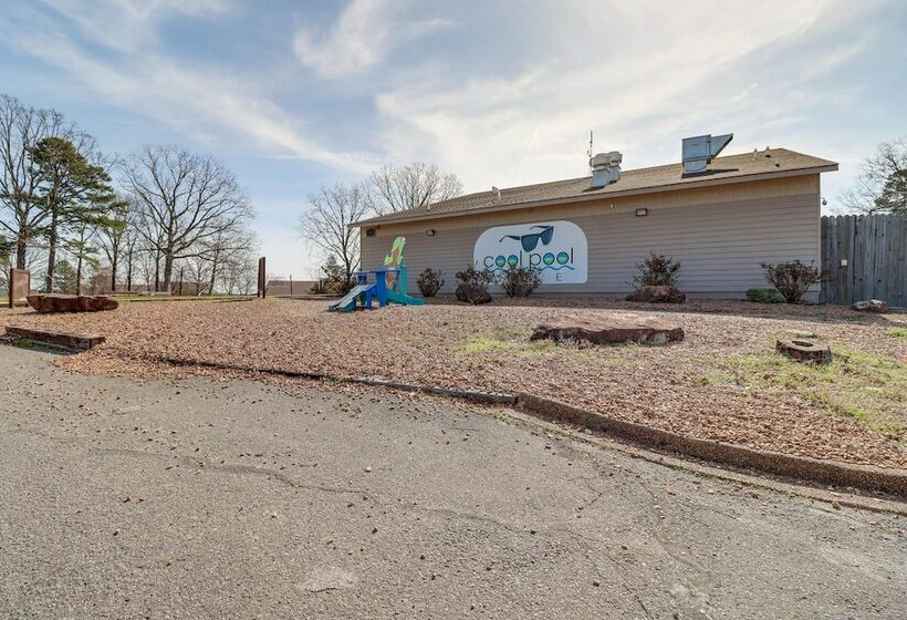 Fairfield Bay Retreat W/ Fireplaces & Lake Access