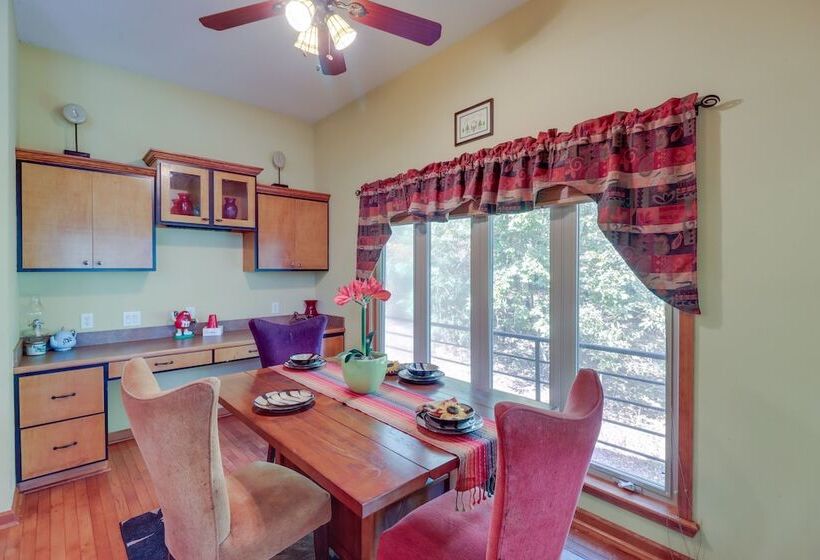 Fairfield Bay Retreat W/ Fireplaces & Lake Access