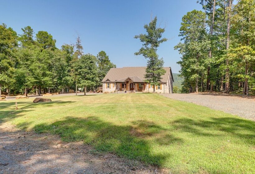 Family Friendly Edgemont Home W/ Deck & Lake Views