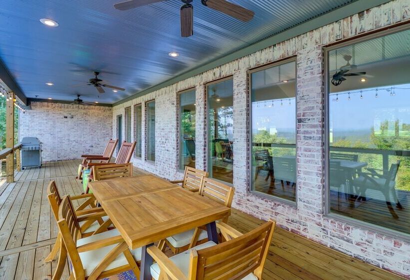 Family Friendly Edgemont Home W/ Deck & Lake Views