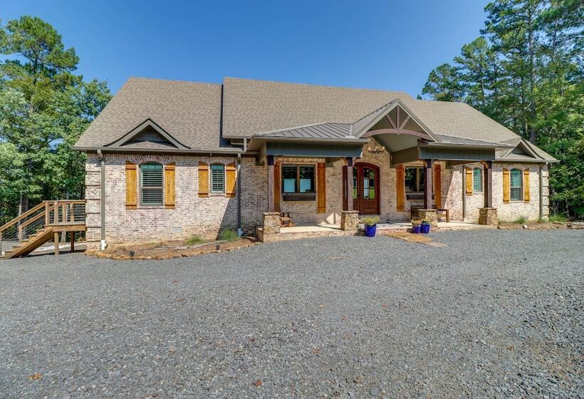 Family Friendly Edgemont Home W/ Deck & Lake Views