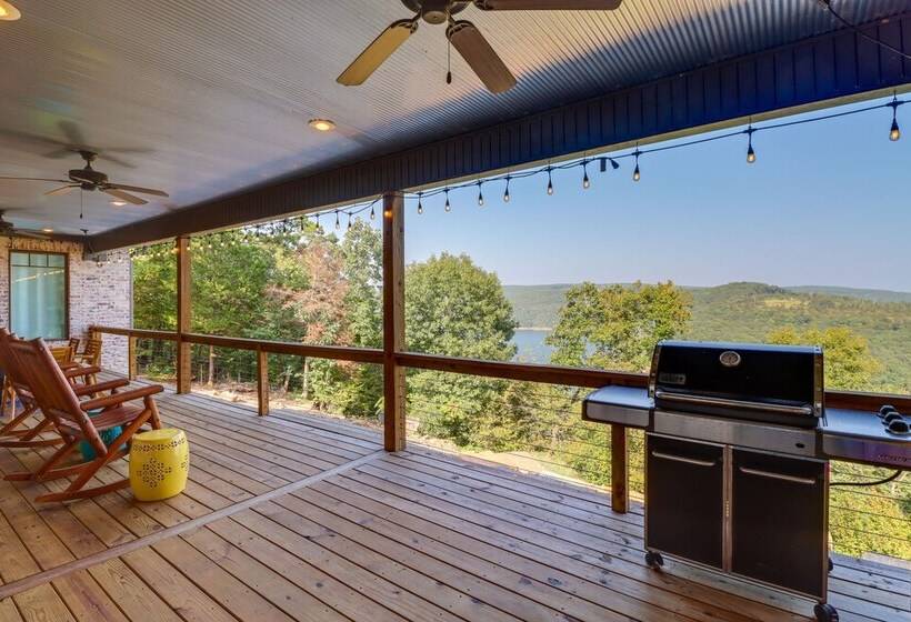 Family Friendly Edgemont Home W/ Deck & Lake Views
