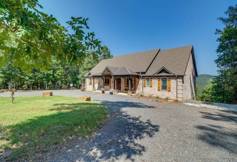 Family Friendly Edgemont Home W/ Deck & Lake Views