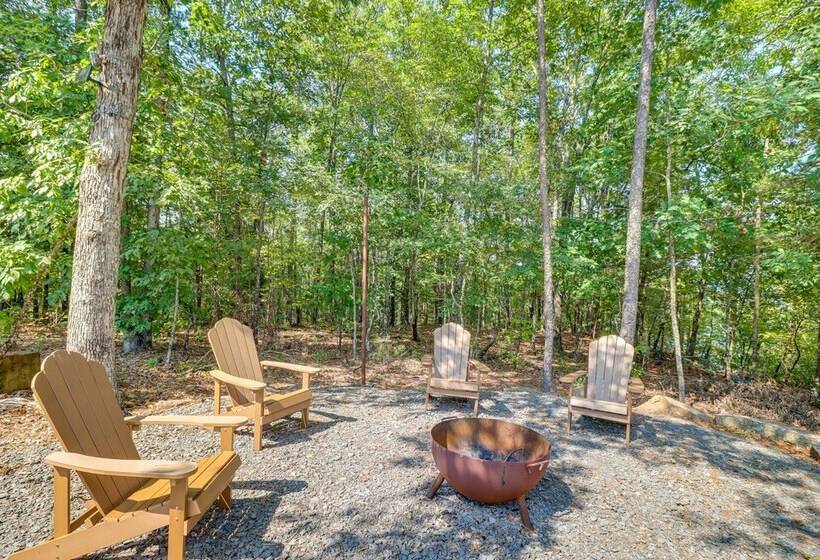 Family Friendly Edgemont Home W/ Deck & Lake Views