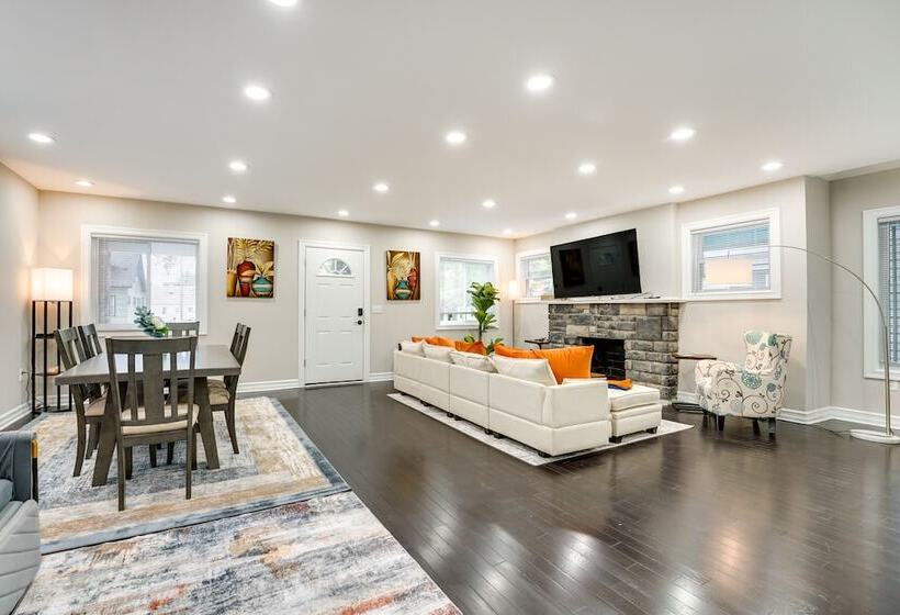 Family Friendly Ferndale Home: 3 Mi To Detroit Zoo