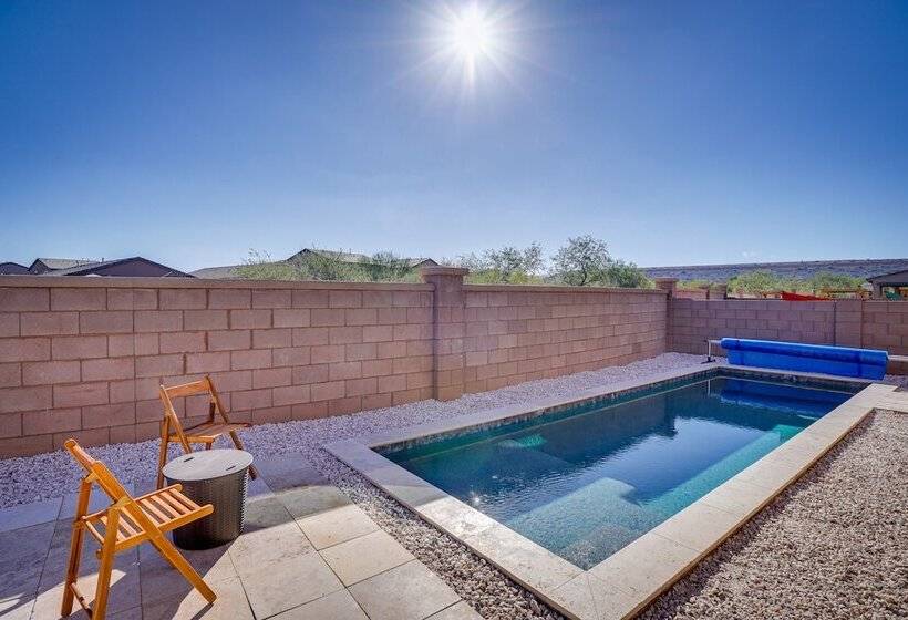 Family Friendly Home   1 Mi To Sahuarita Lake!