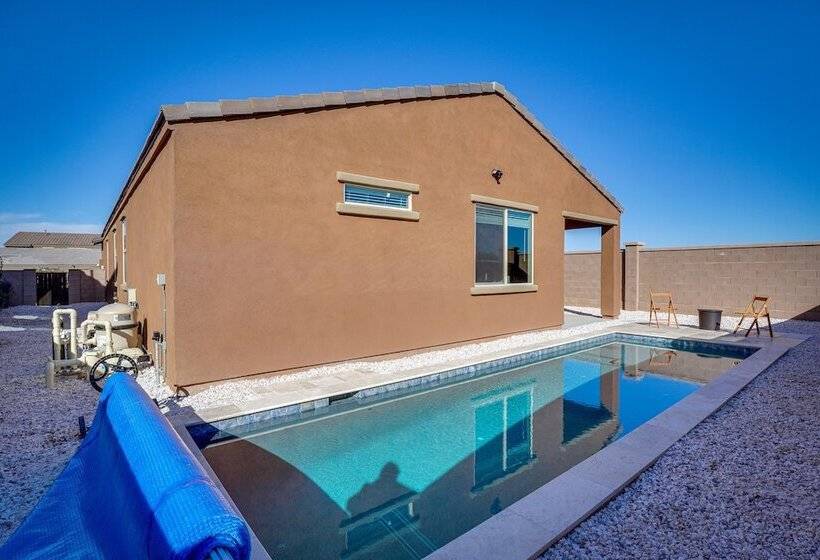 Family Friendly Home   1 Mi To Sahuarita Lake!