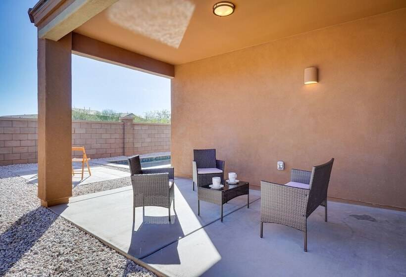Family Friendly Home   1 Mi To Sahuarita Lake!