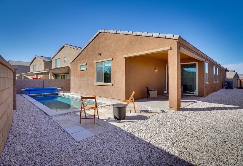 Family Friendly Home   1 Mi To Sahuarita Lake!
