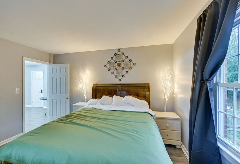 Family Friendly Versailles House: 12 Mi To Uk!