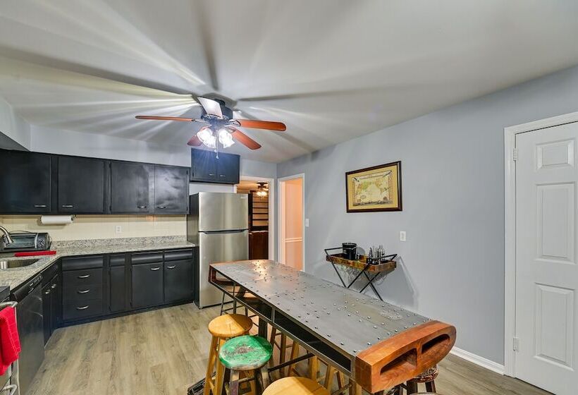 Family Friendly Versailles House: 12 Mi To Uk!