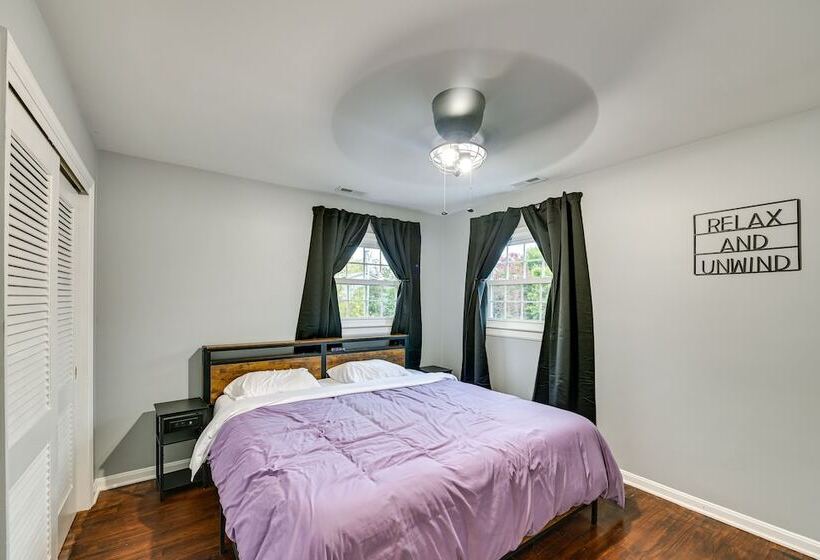 Family Friendly Versailles House: 12 Mi To Uk!