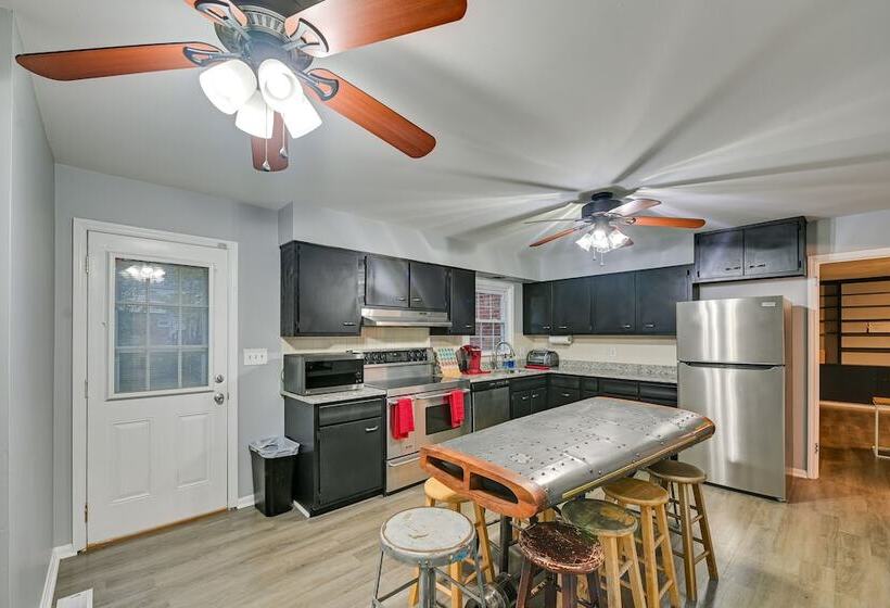 Family Friendly Versailles House: 12 Mi To Uk!