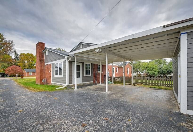 Family Friendly Versailles House: 12 Mi To Uk!