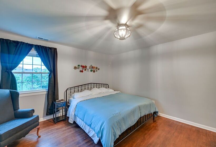 Family Friendly Versailles House: 12 Mi To Uk!