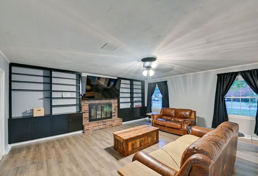 Family Friendly Versailles House: 12 Mi To Uk!