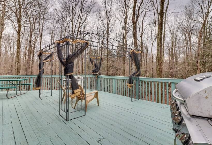 6 Mi To Jack Frost Ski Resort: Family Home W/ Deck