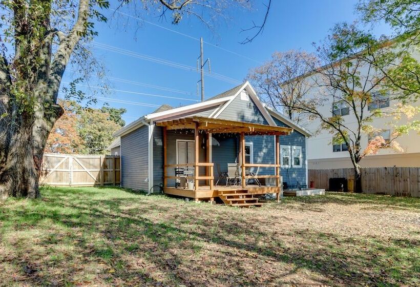 Fayetteville Home: 1 Mi To University Of Arkansas!
