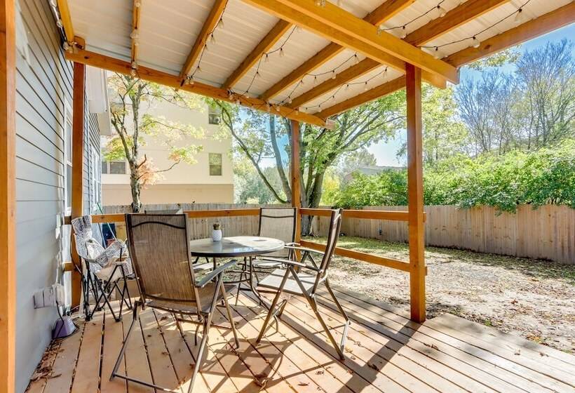 Fayetteville Home: 1 Mi To University Of Arkansas!