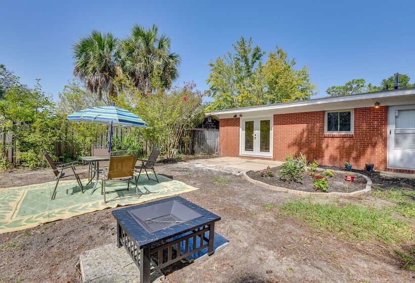 Florida Escape W/ Patio & Fire Pit, Near Beaches!