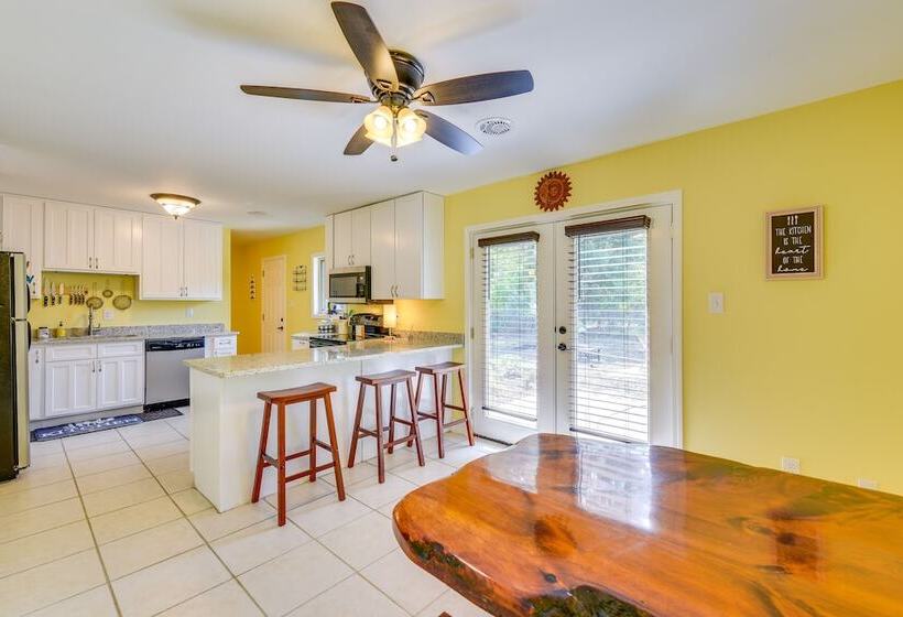 Florida Escape W/ Patio & Fire Pit, Near Beaches!