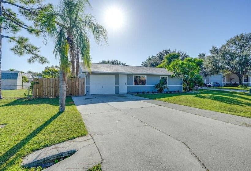 Fort Myers Vacation Home W/ Patio ~ 14 Mi To Beach