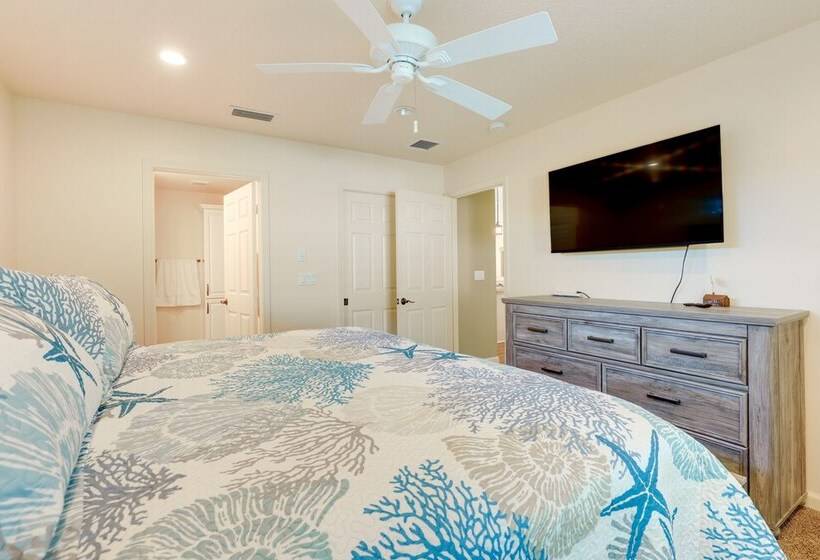 Pet Friendly Fort Pierce Home W/ Screened Porch!