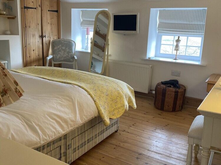 French Vintage Cottage In The Heart Of The Fens