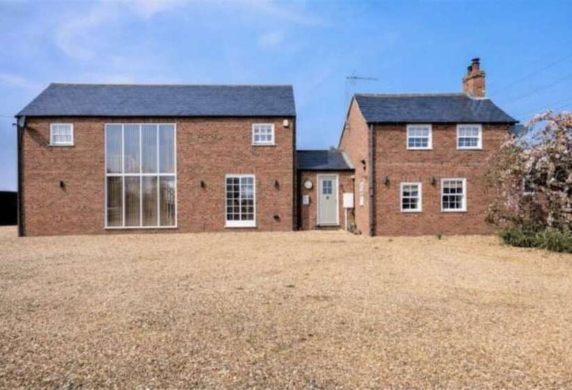 French Vintage Cottage In The Heart Of The Fens