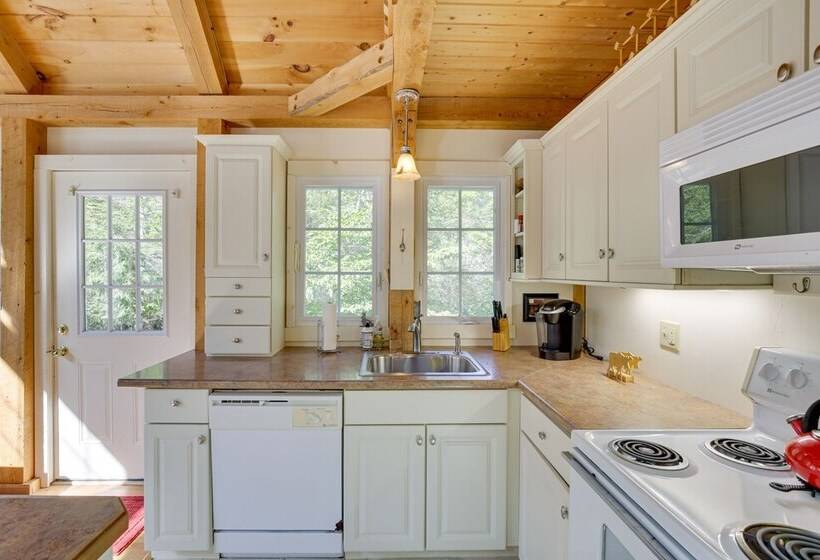 Frye Island Family Cabin With Lake & Beach Access!