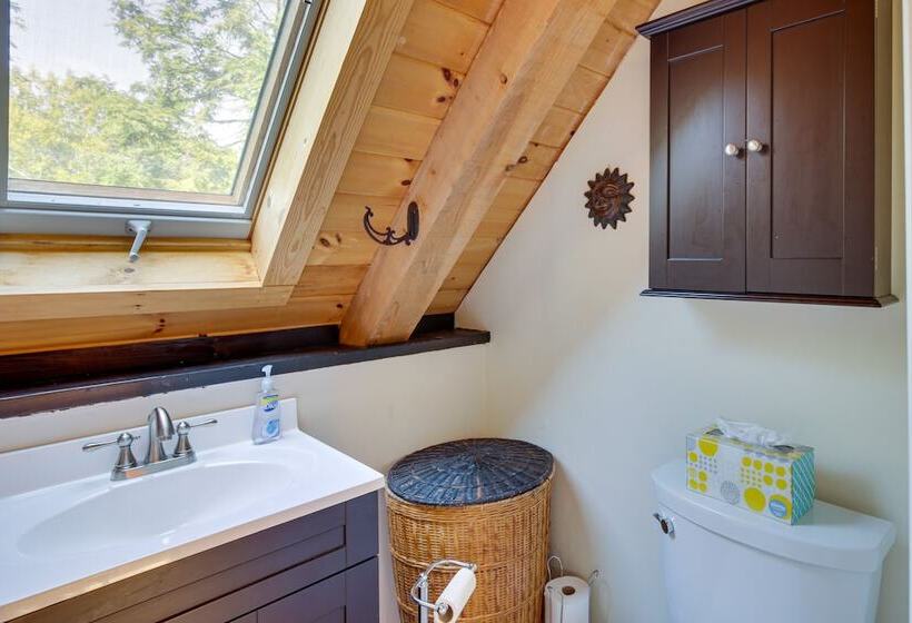 Frye Island Family Cabin With Lake & Beach Access!