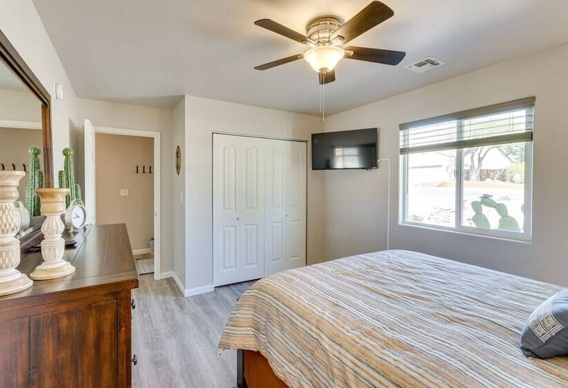Gold Canyon Vacation W/ Private Patio & Fire Pit!