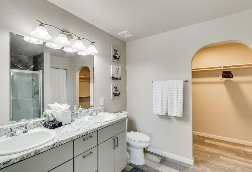 Gold Canyon Vacation W/ Private Patio & Fire Pit!