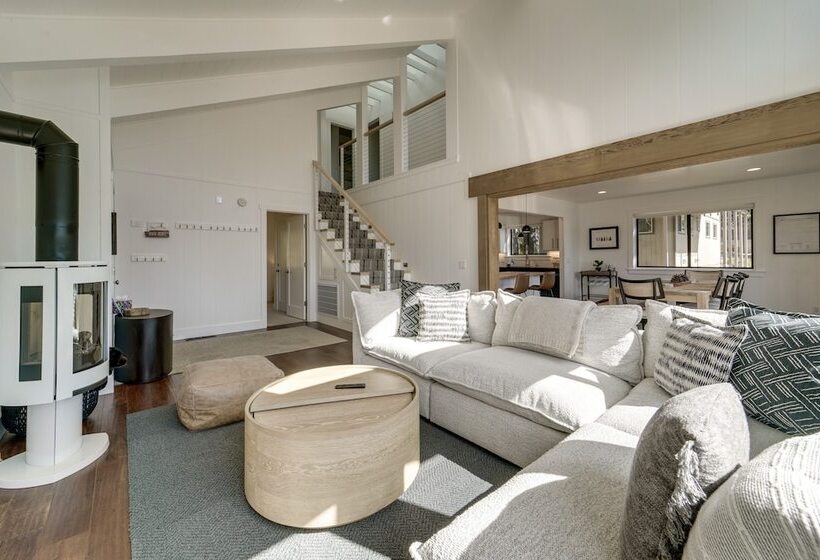 Gorgeous Tahoe City Home W/ Views, Steps To Beach