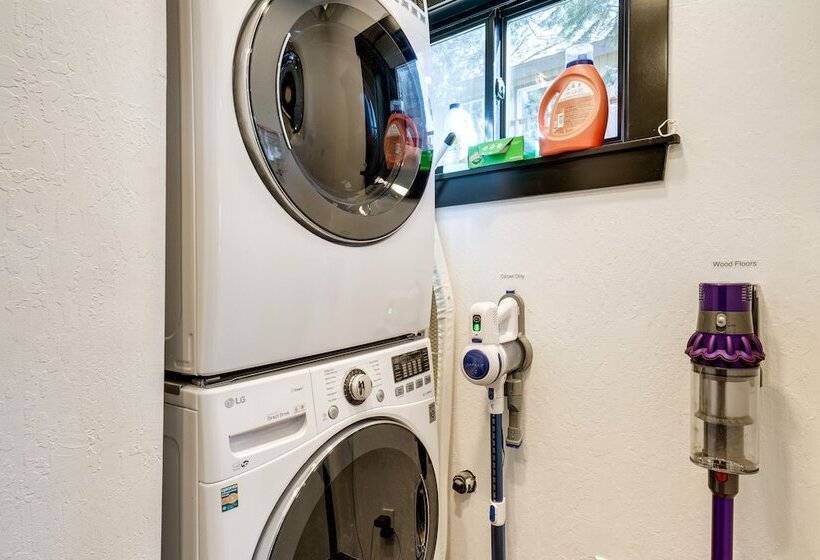 Gorgeous Tahoe City Home W/ Views, Steps To Beach