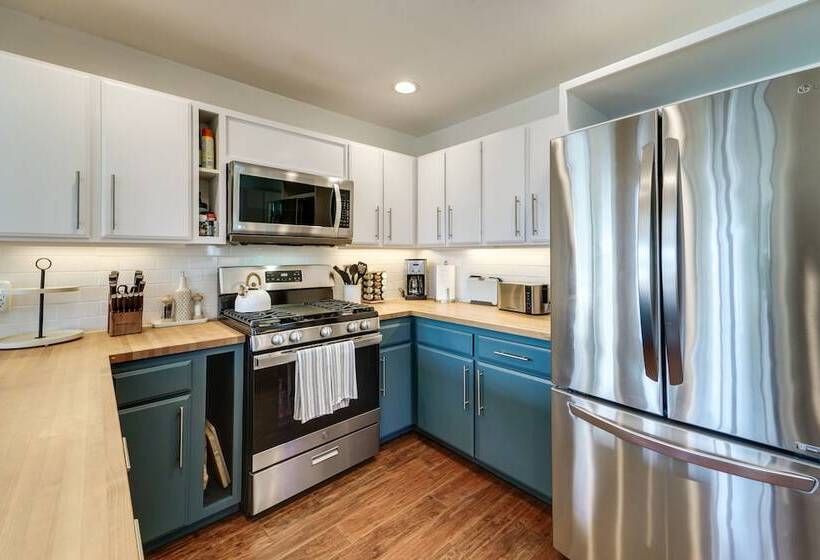 Gorgeous Tahoe City Home W/ Views, Steps To Beach