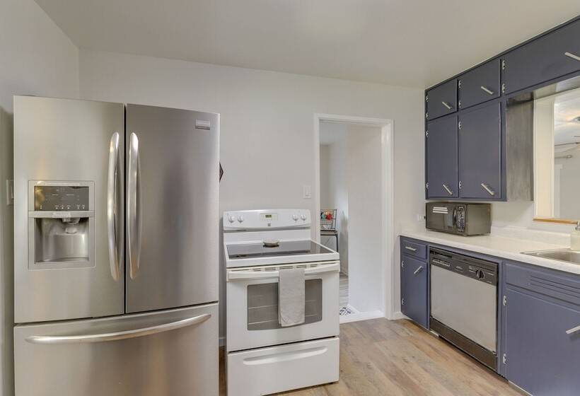 Grand Junction Home W/ Deck ~ 2 Mi To Downtown!