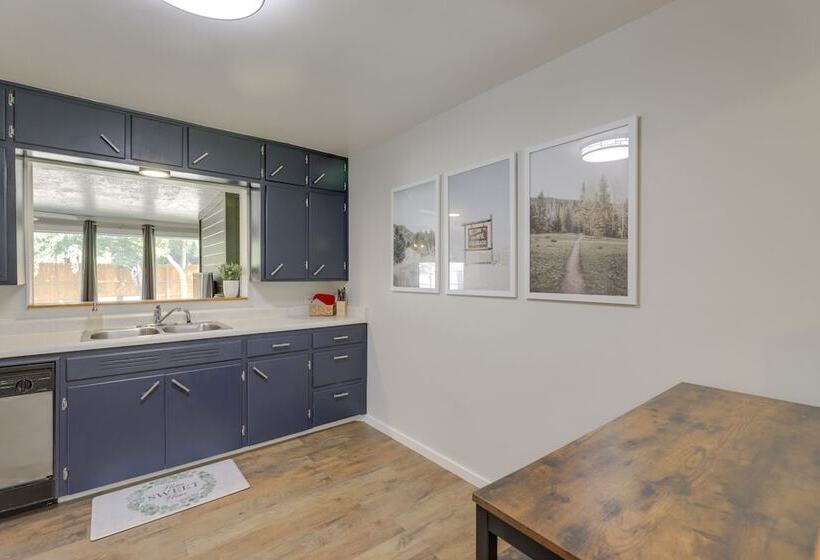 Grand Junction Home W/ Deck ~ 2 Mi To Downtown!