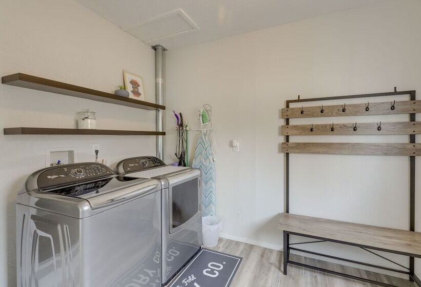 Grand Junction Home W/ Deck ~ 2 Mi To Downtown!