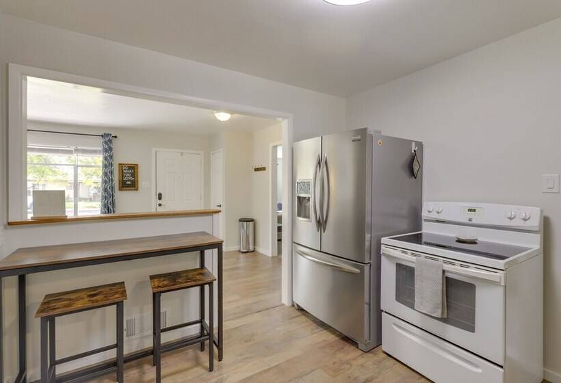 Grand Junction Home W/ Deck ~ 2 Mi To Downtown!